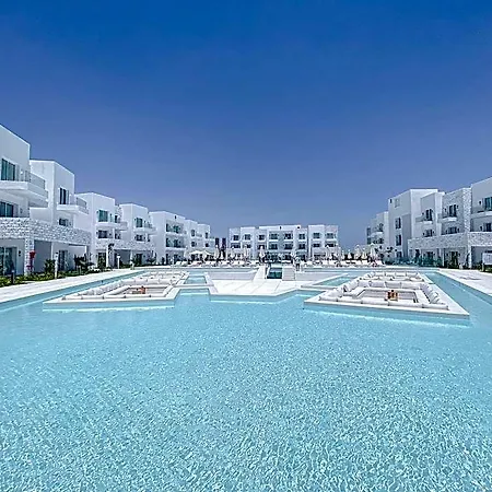 Tanoak Resort
