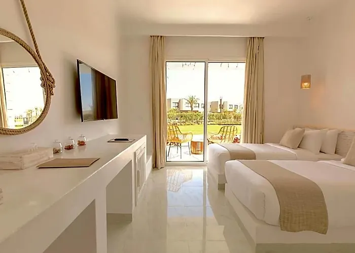 Tanoak Hotel El-Hafayir