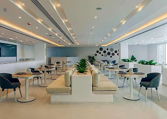 Tanoak Hotel El-Hafayir